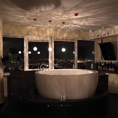 Sky Flat Jacuzzi 27 Floor Lägenhet Klaipėda Exteriör bild