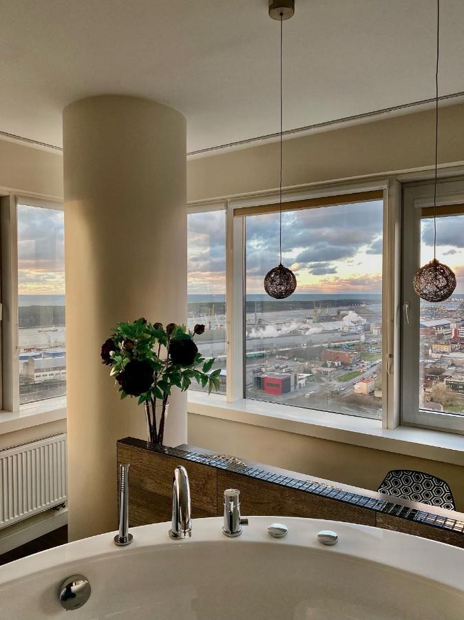Sky Flat Jacuzzi 27 Floor Lägenhet Klaipėda Exteriör bild