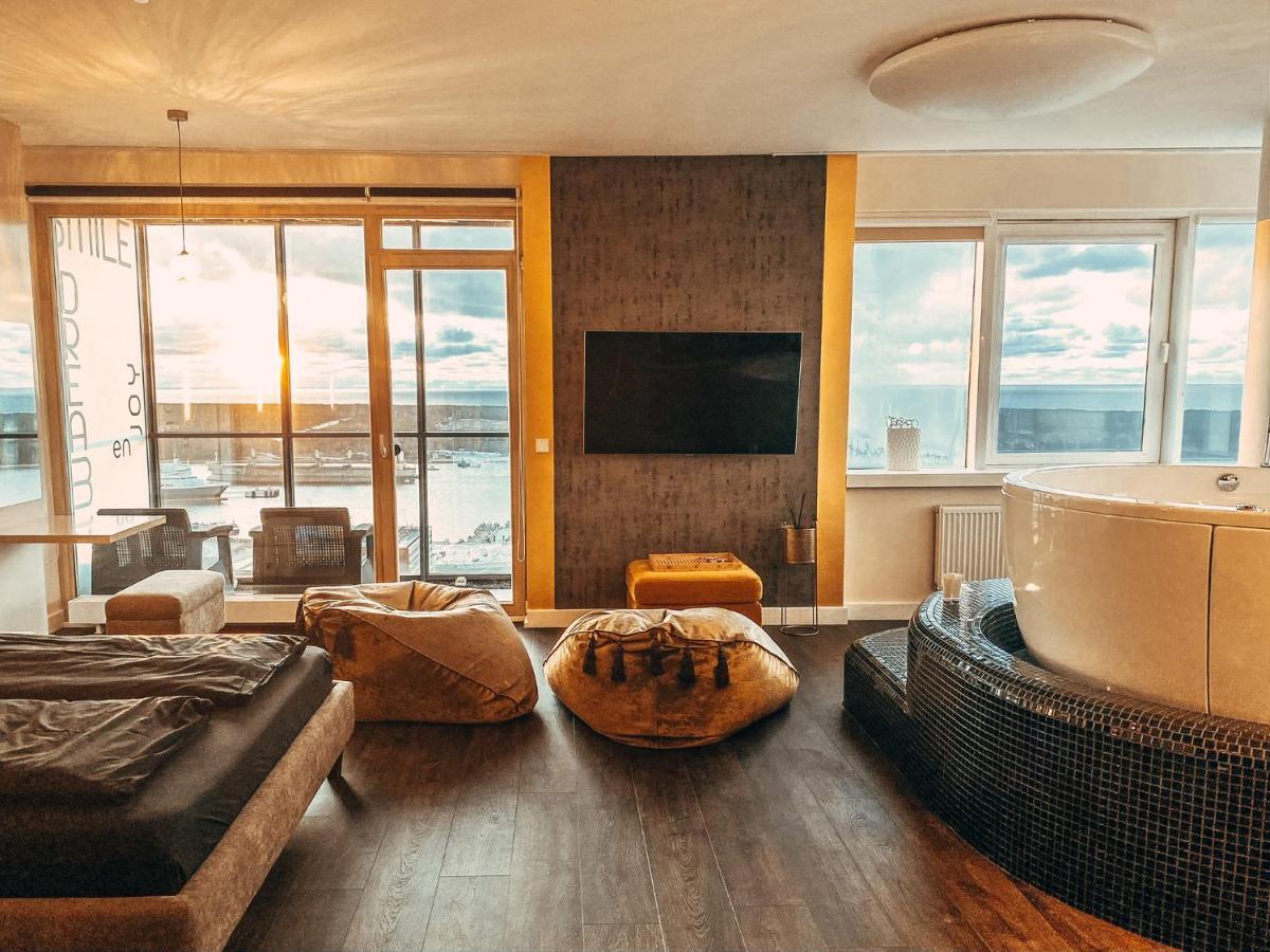 Sky Flat Jacuzzi 27 Floor Lägenhet Klaipėda Exteriör bild