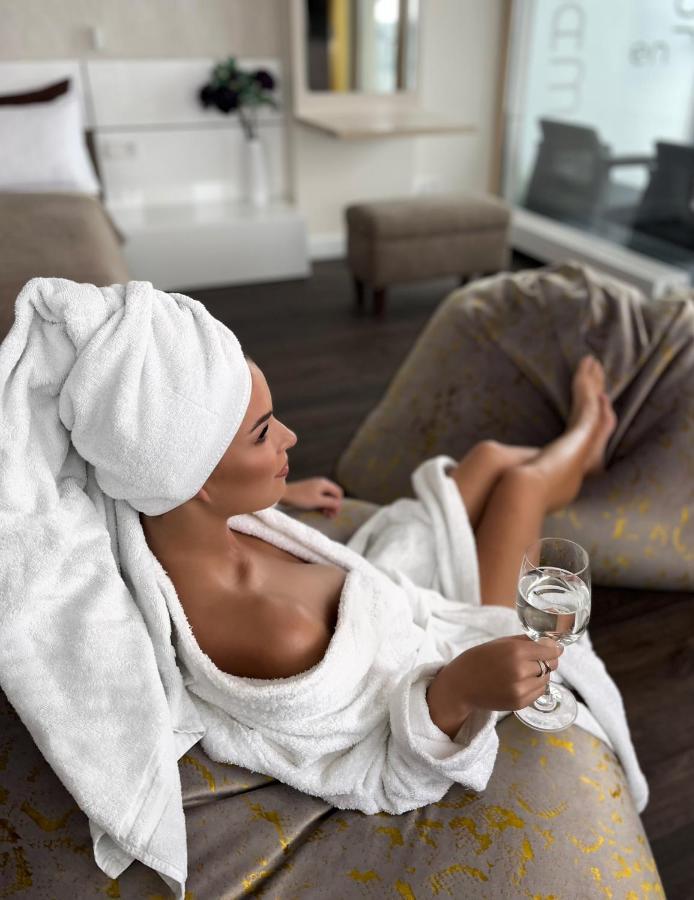 Sky Flat Jacuzzi 27 Floor Lägenhet Klaipėda Exteriör bild